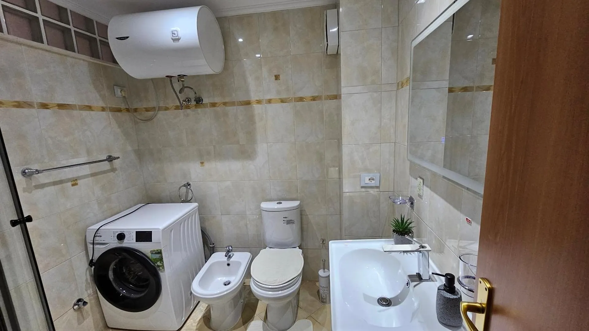 Tirana Downtown Apartment Albania