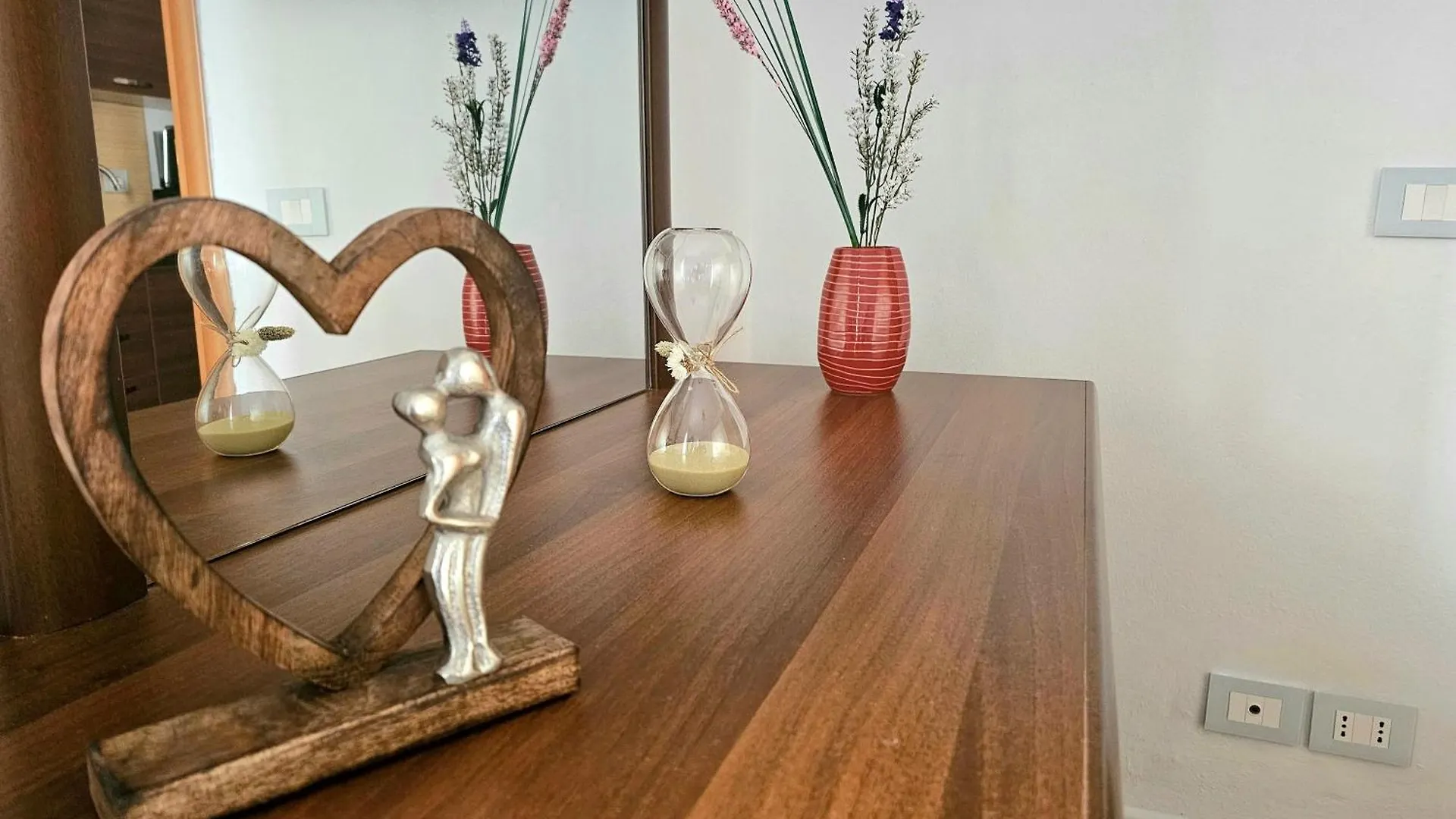 Tirana Downtown Apartment 0*,  Albania